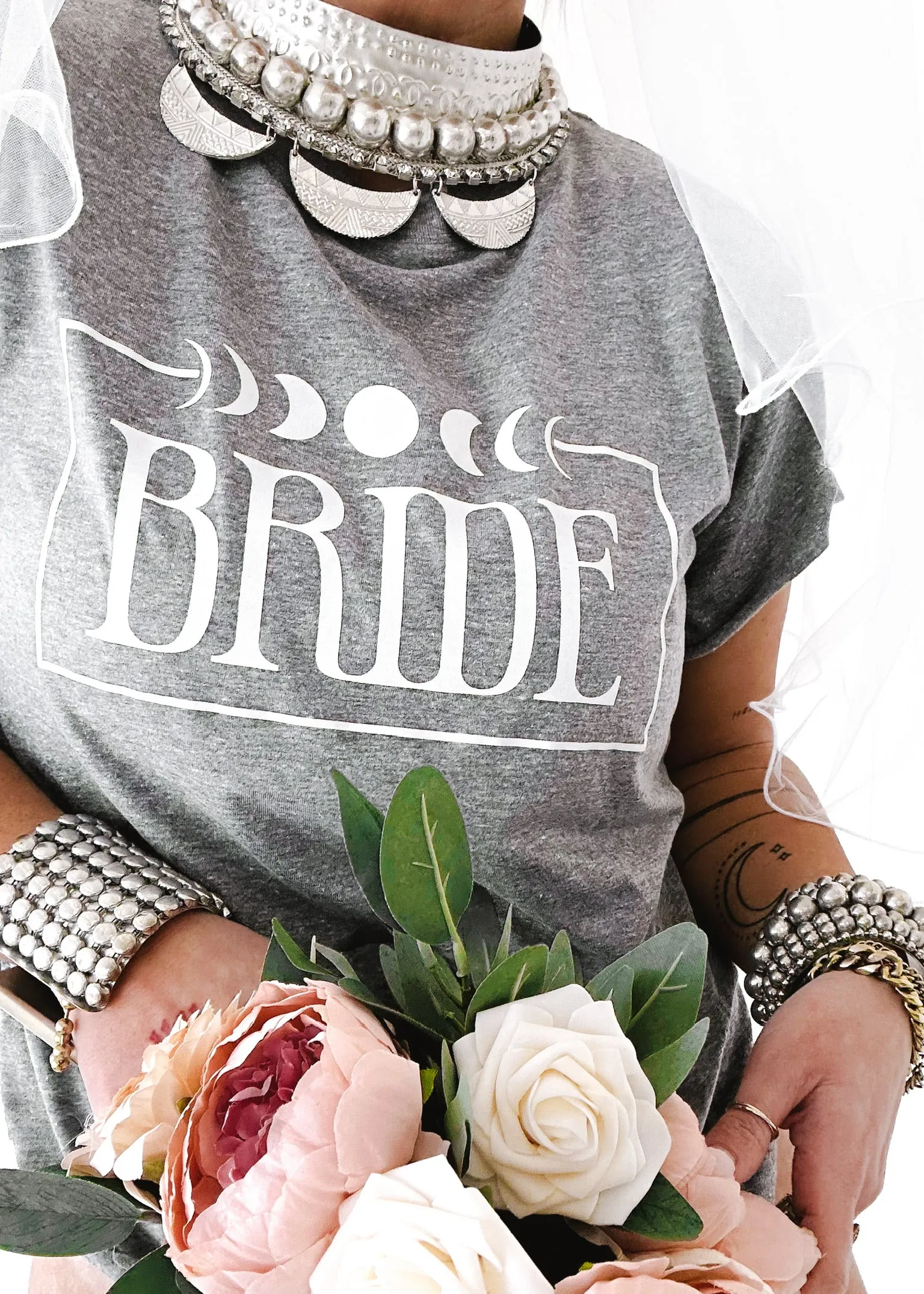 IN MY BRIDE PHASE SIDE SLIT TEE